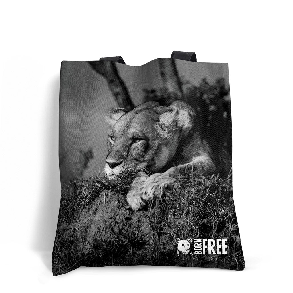 Lioness Tote Bag by Will Travers